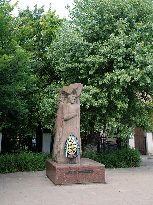 Monument Kolonel Yevhen Konovalets