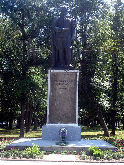 Grafmonument Generaal Pavel Korzun