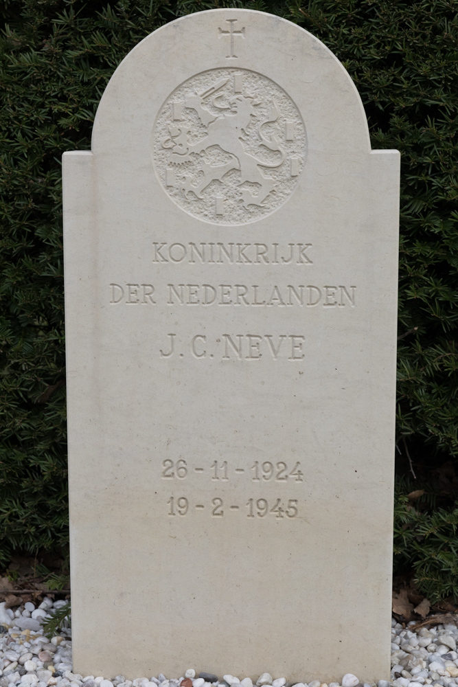 Dutch War Graves IJzendijke #3