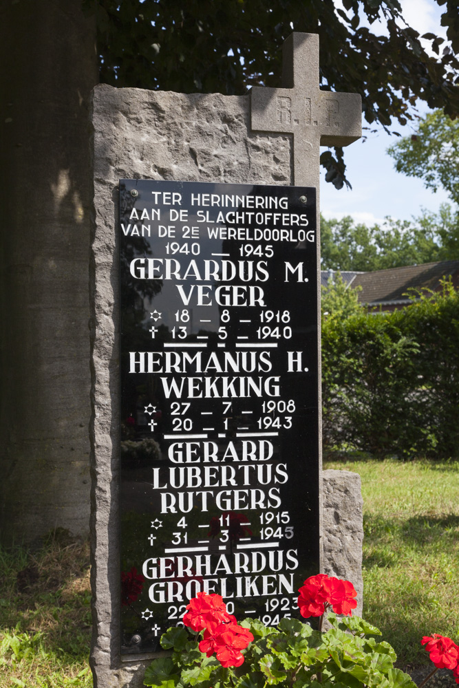 War Memorial Roman Catholic Cemetery Lonneker #4