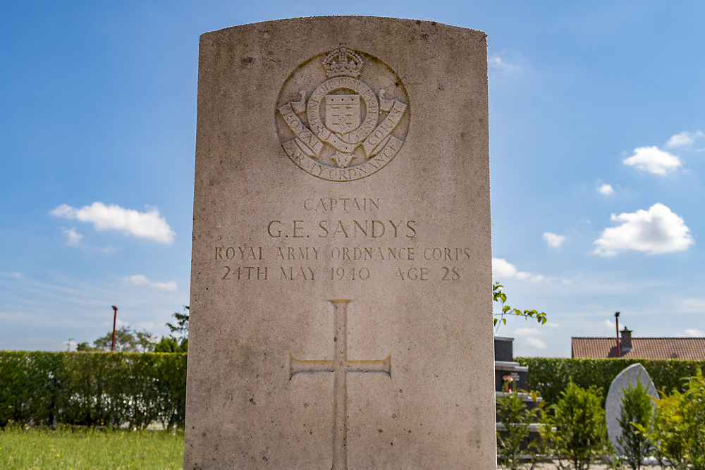 Oorlogsgraven van het Gemenebest Avelin #2