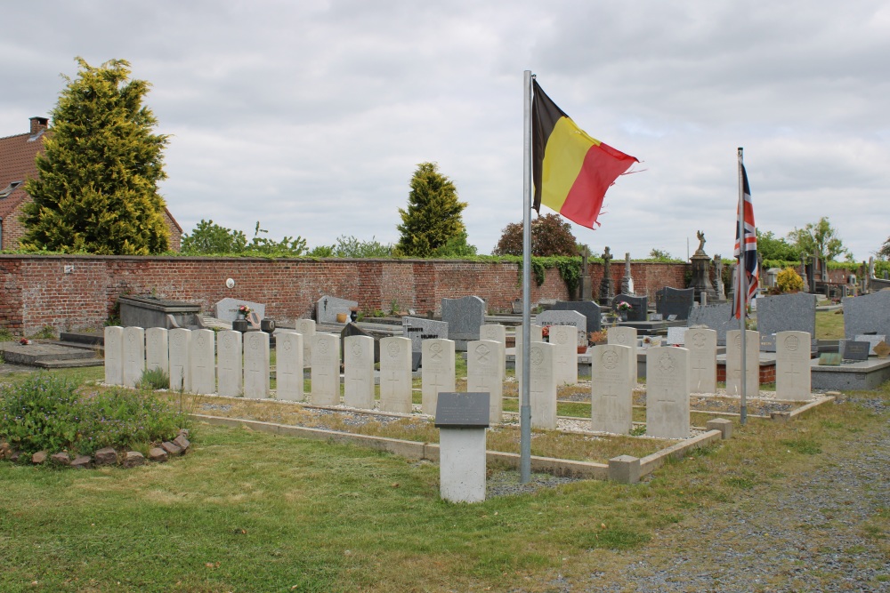 Oorlogsgraven van het Gemenebest Angreau #2