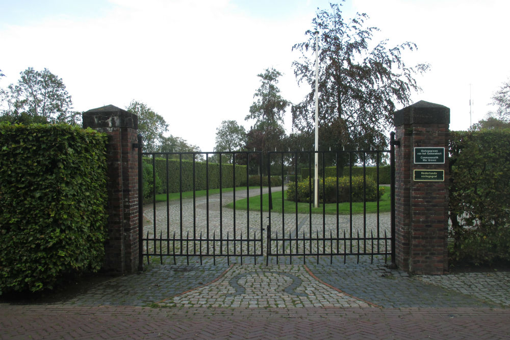 Dutch War Grave General Cemetery Leens #3