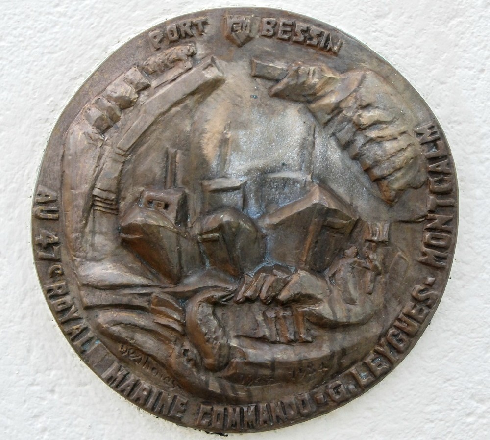 Monument 47e Royal Marine Commando #2