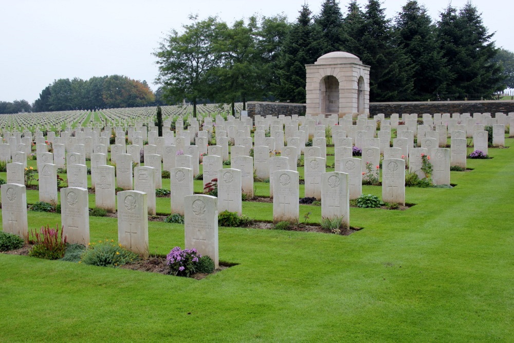 Commonwealth War Cemetery La Targette #4