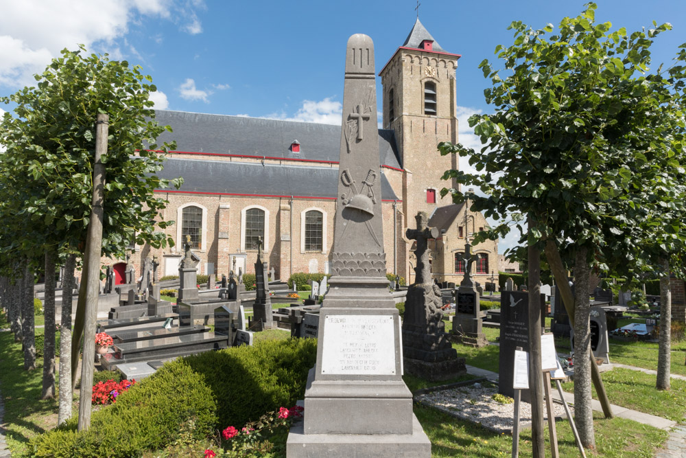 War Memorial Lapscheure #1