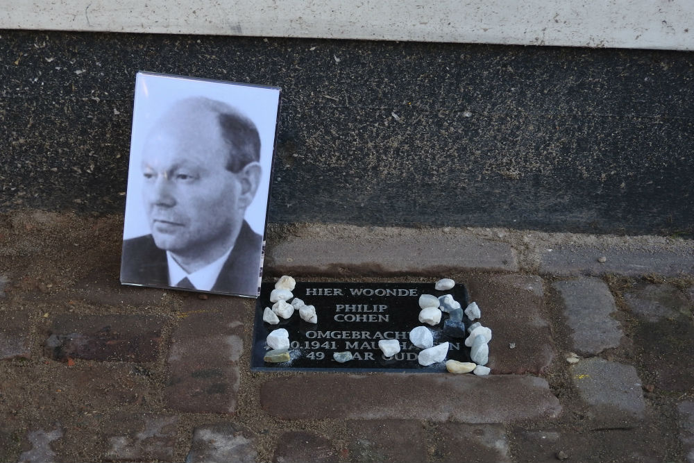 Memorial Stone Raadhuisplein 10