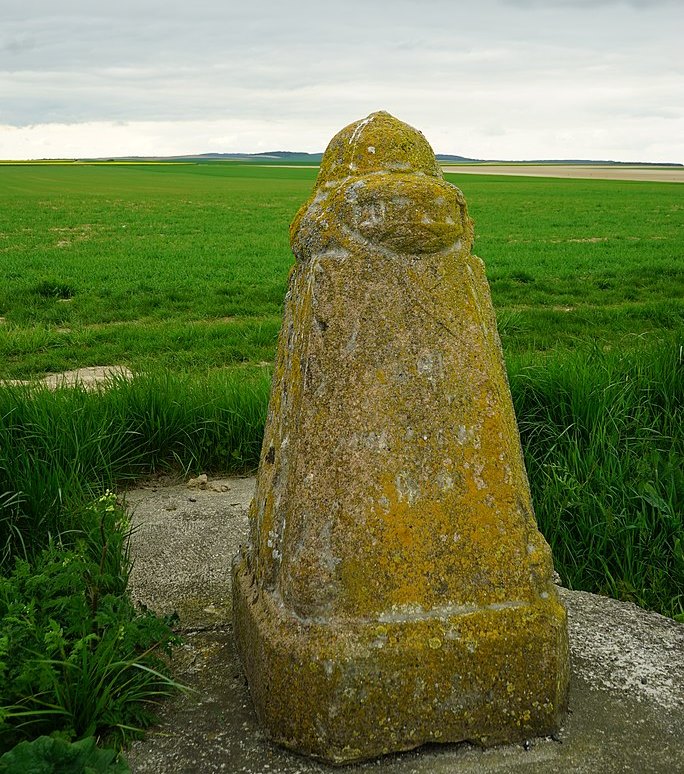 Demarcation Pole Aubrive