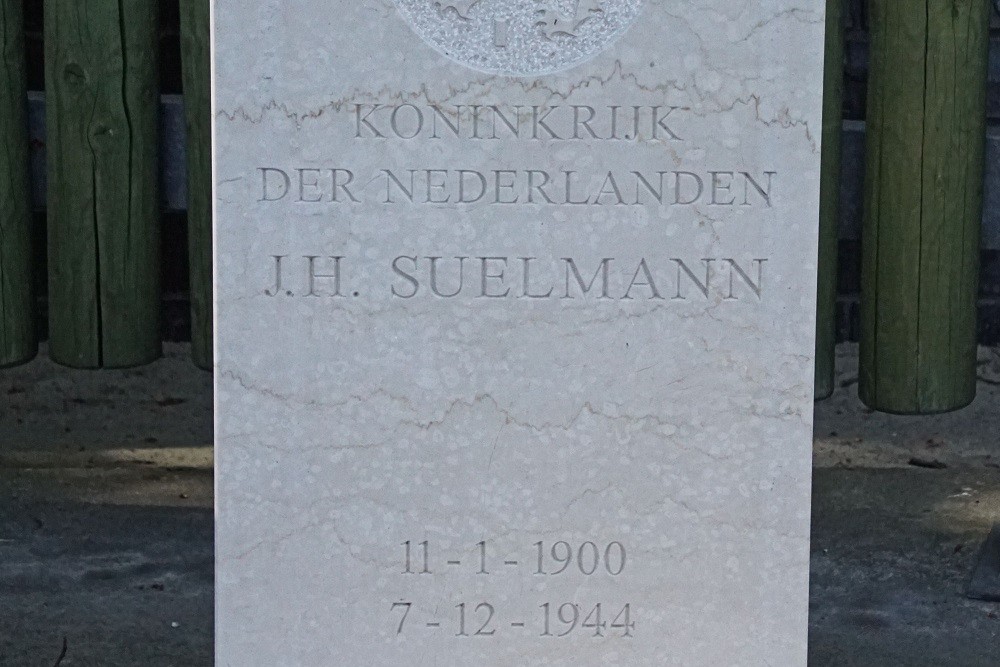 Nederlandse Oorlogsgraven Rooms Katholieke Begraafplaats Klazienaveen #2