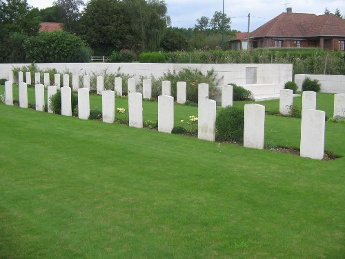 Commonwealth War Cemetery Louvencourt #1