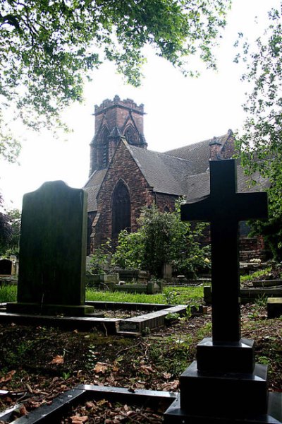 Commonwealth War Graves St. Giles Churchyard