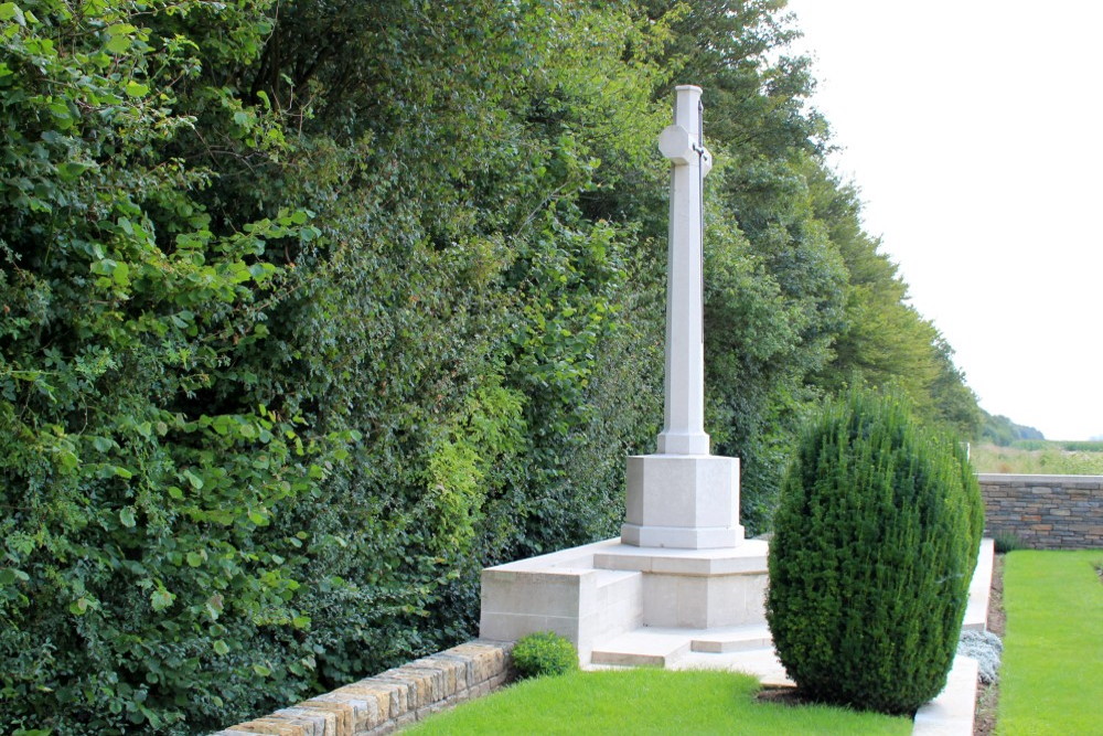 Commonwealth War Cemetery Thiennes #3