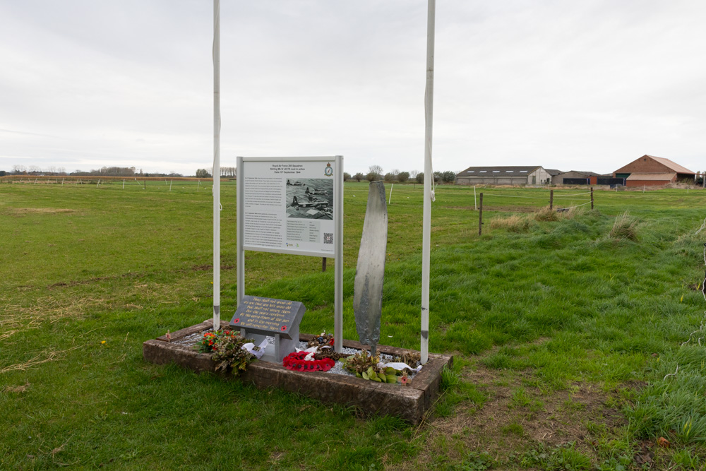 Memorial Short Stirling LK170 #4