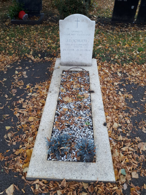 Dutch War Grave Roman Catholic Cemetery Steensel #3