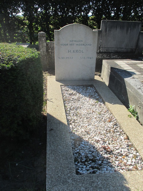 Dutch War Graves Municipal Cemetery Valthermond-West #4