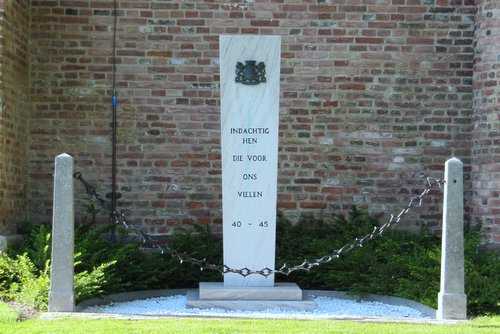 Oorlogsmonument Oostkapelle #2