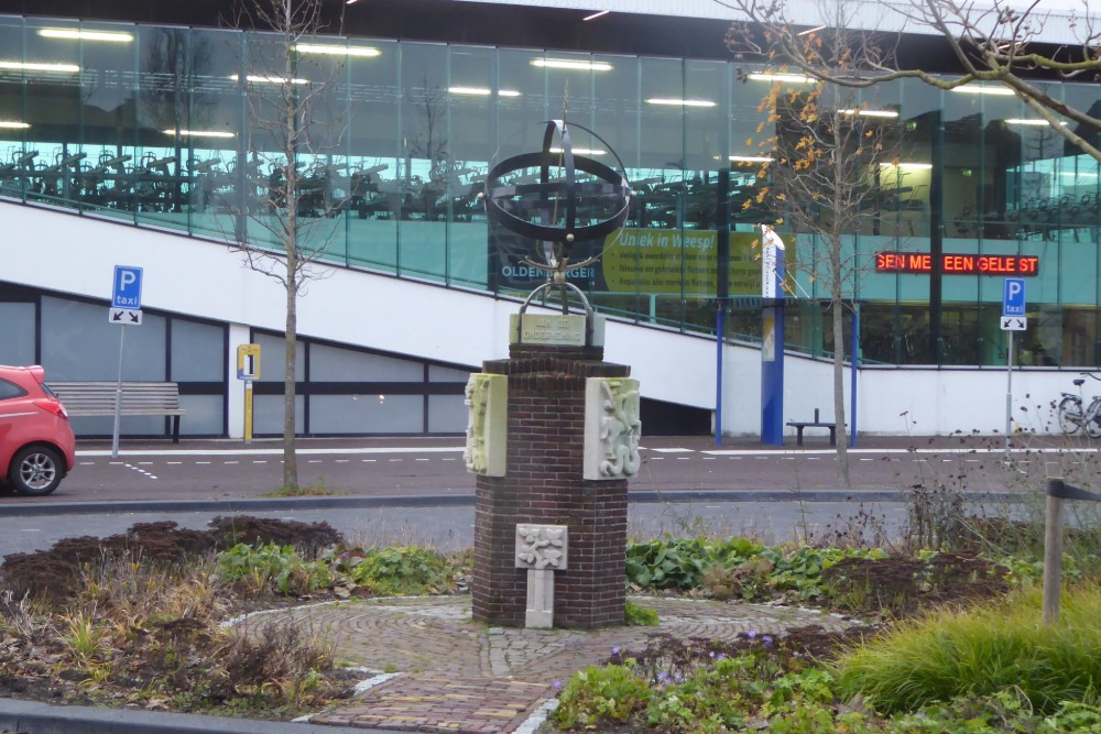 Monument Stationsplein Weesp #1