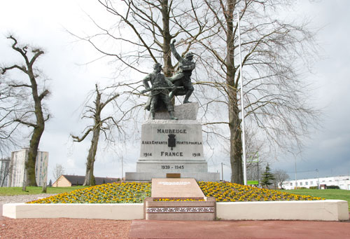 Oorlogsmonument Maubeuge #1