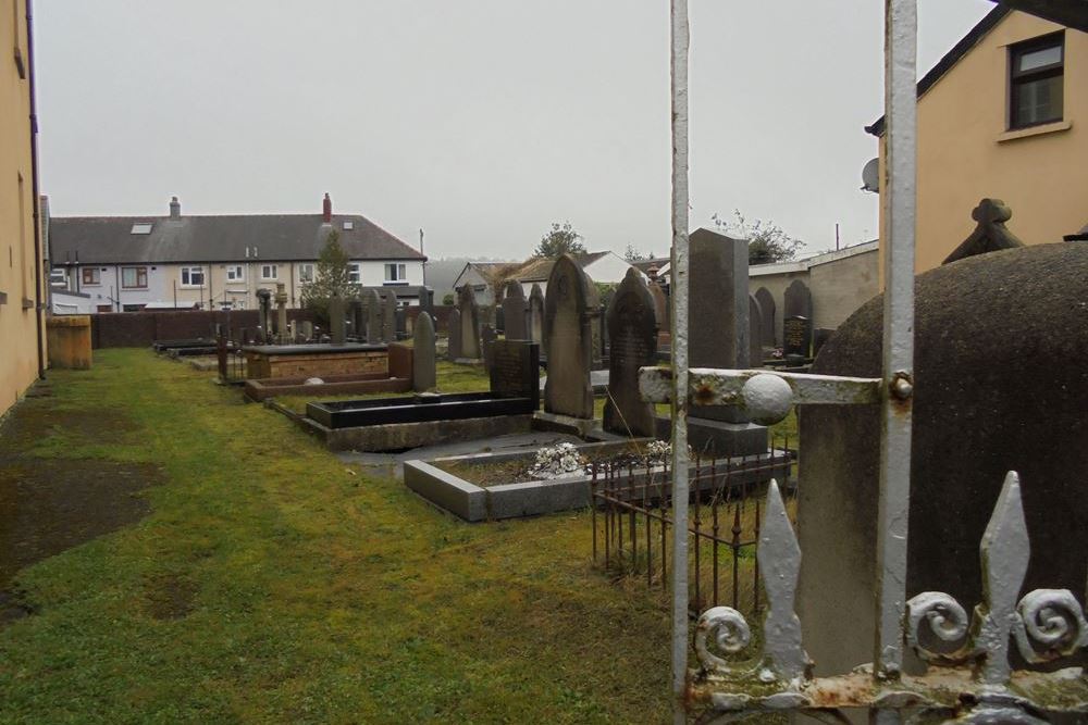 Commonwealth War Graves Soar Independent Chapelyard #1