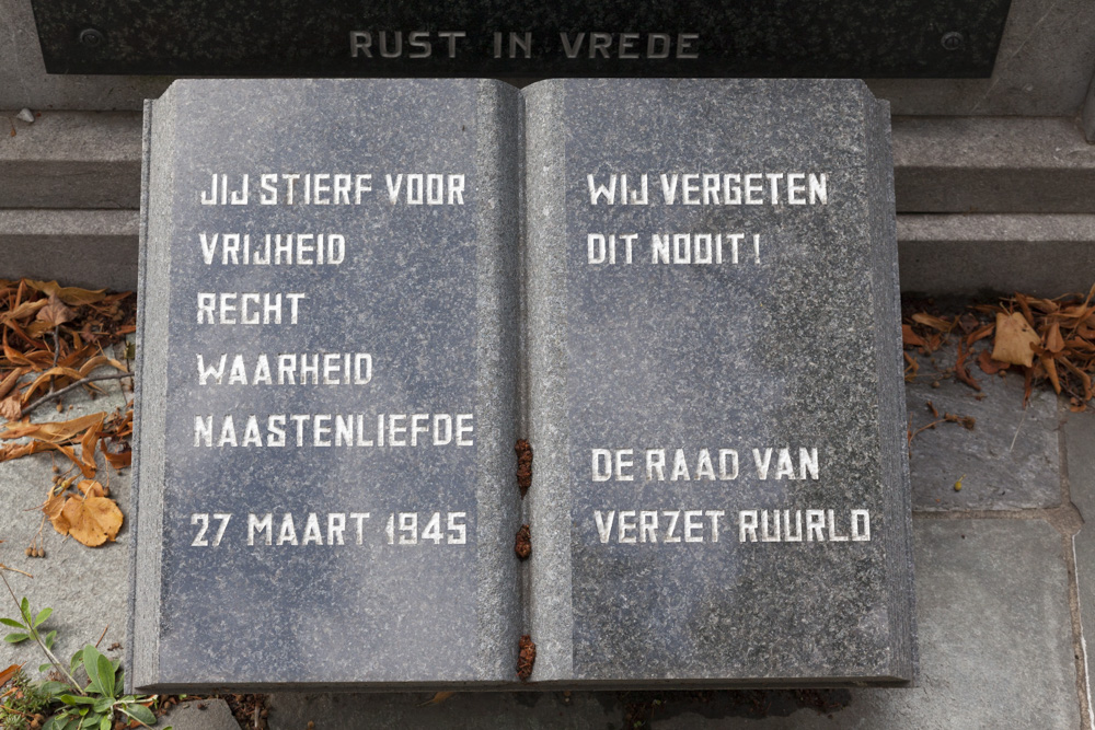 Dutch War Grave Municipal Cemetery Ruurlo #3