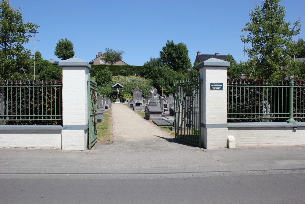 Commonwealth War Graves Bevere #1