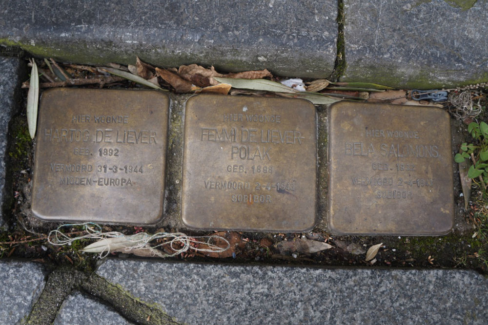 Stumbling Stones Houtmarkt 74