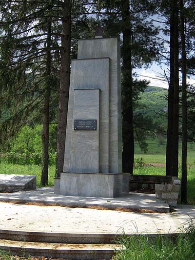 Partizanen Oorlogsbegraafplaats Krupa na Vrbasu #2
