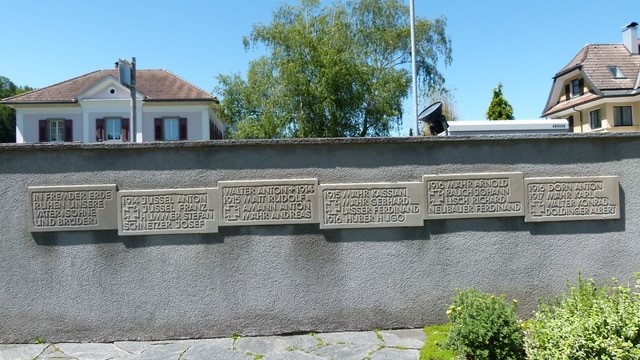 Oorlogsmonument Schlins #2