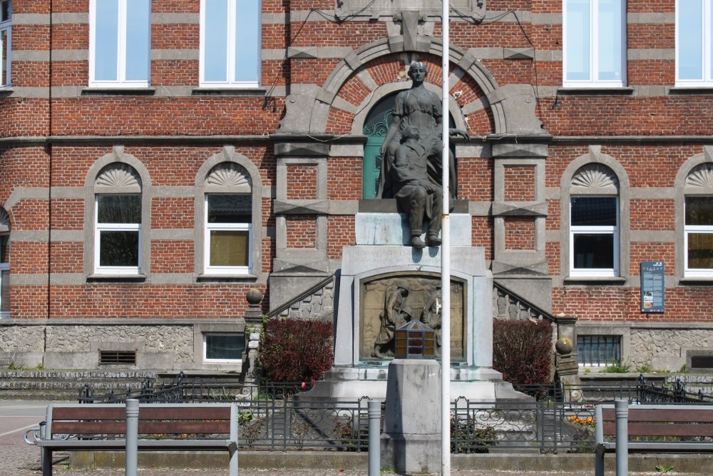 Oorlogsmonument Péronnes-lez-Binche #1