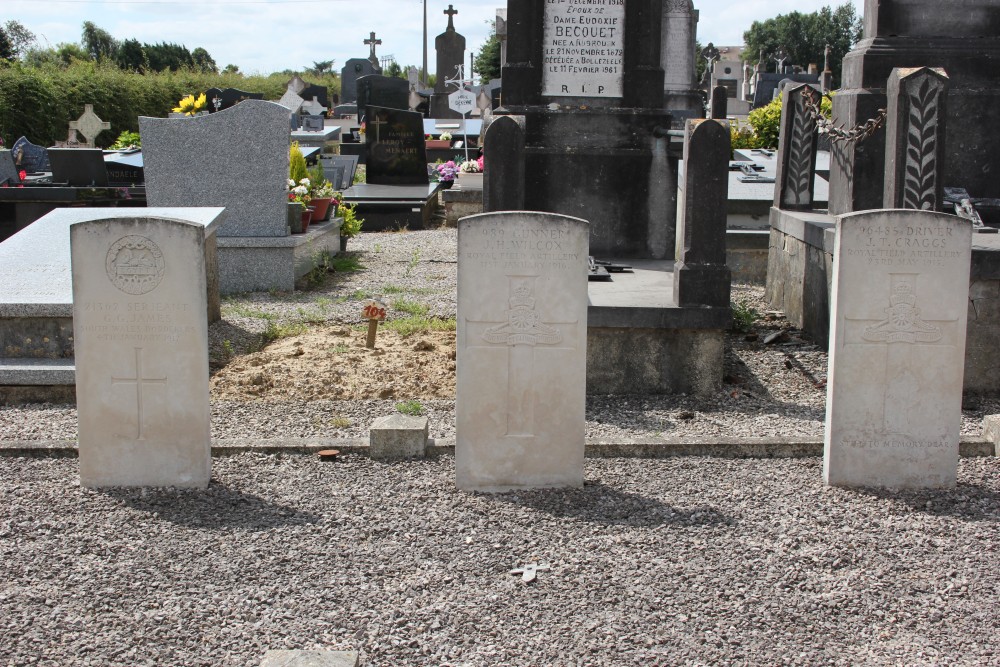 Commonwealth War Graves Bollezeele #4