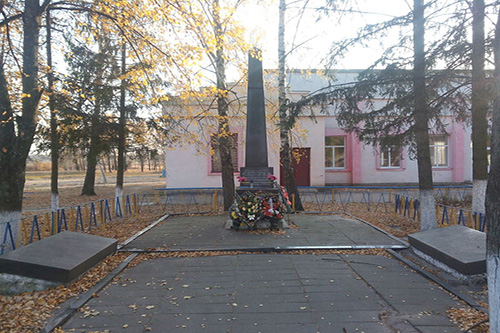 War Memorial Dobryn #1