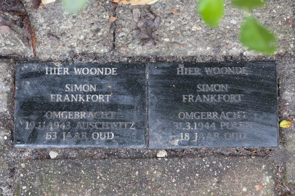 Memorial Stones Deventerstraat 28-lll