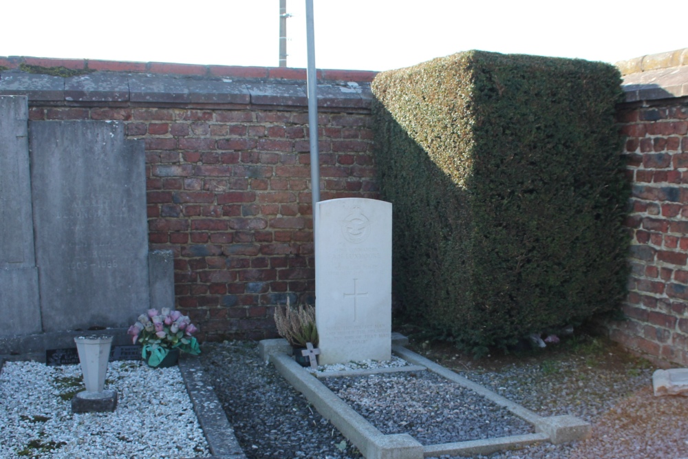 Commonwealth War Grave Finnevaux #1