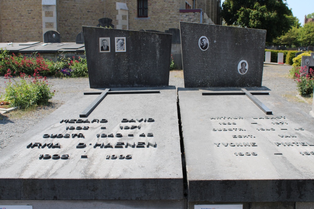 Belgian Graves Veterans Bredene Dorp #3
