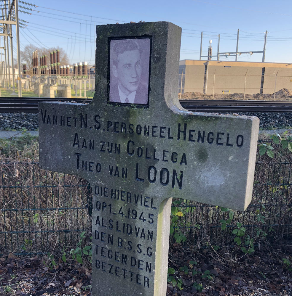 Monument Theo van Loon Hengelo #4