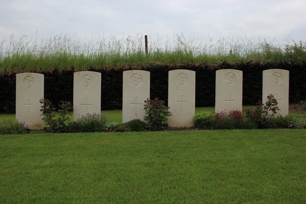 Oorlogsgraven van het Gemenebest Villers-Plouich #4