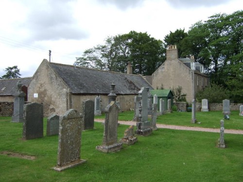 Oorlogsgraven van het Gemenebest Towie Parish Churchyard #1