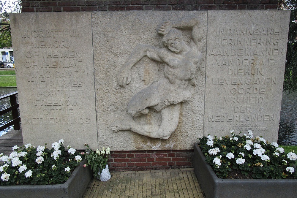 Monument voor Britse Vliegers Rotterdam #2