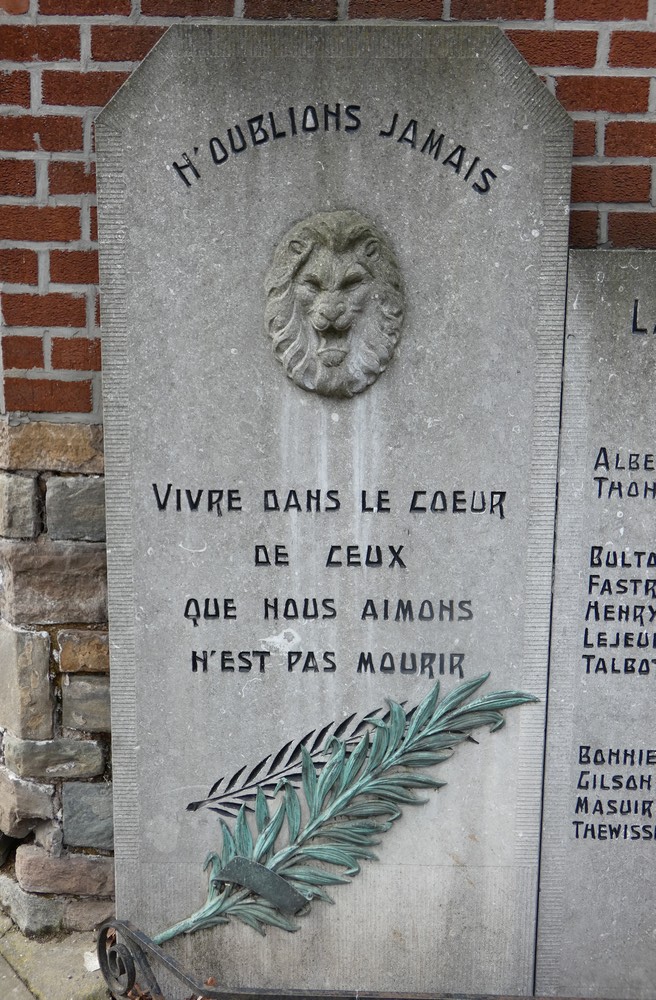 War Memorial Housse #2