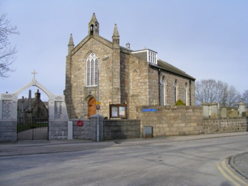 Commonwealth War Graves Kintore Parish Churchyard