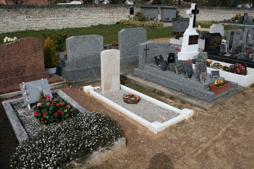 Commonwealth War Graves Le Bois-Plage-en-Ré #1