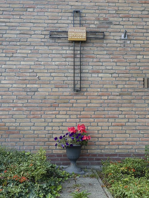 Monument Dirk Davelaar #2