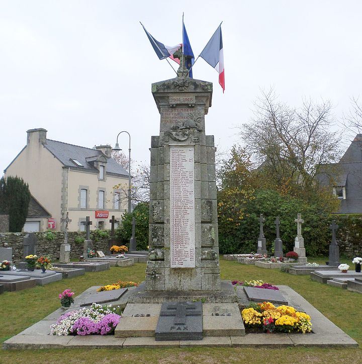 Oorlogsmonument Questembert #1