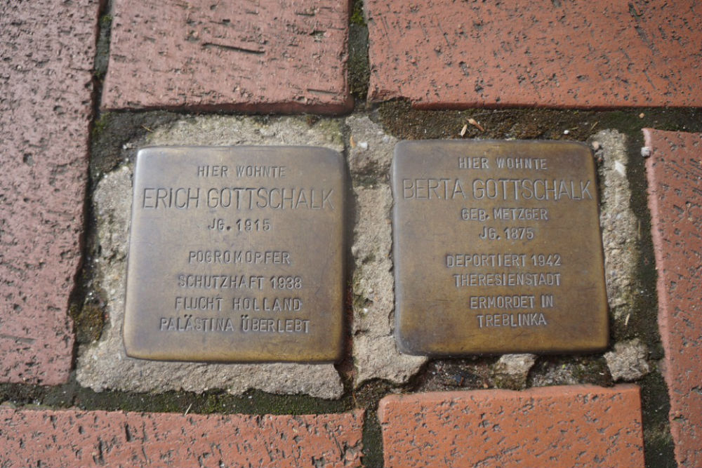 Stolpersteine Bahnhofstrae 61