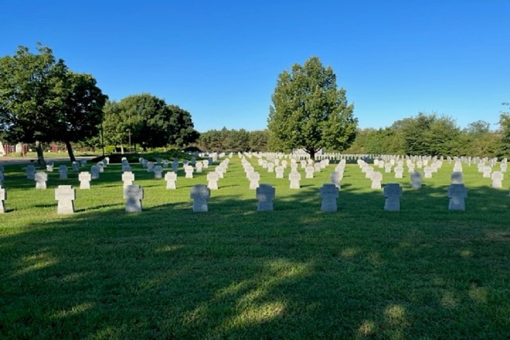 Duitse Oorlogsgraven Szekesfehervar #2