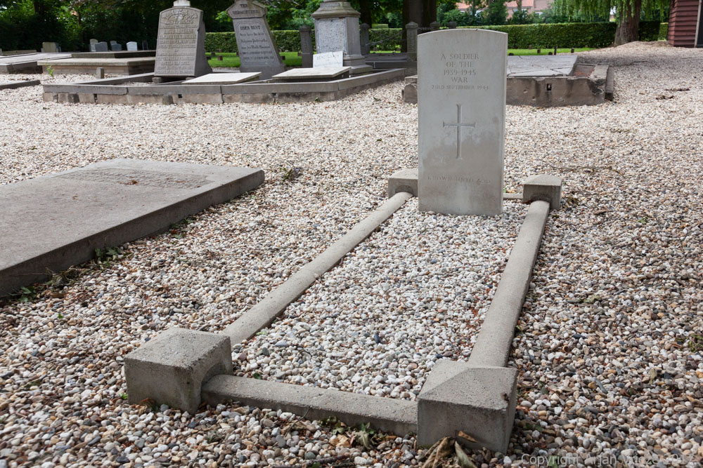 Commonwealth War Graves General Cemetery Opheusden #1