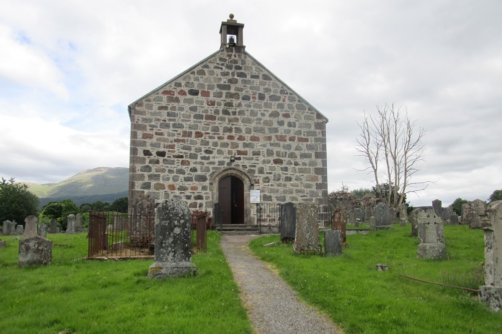 Commonwealth War Graves Muckairn Parish Churchyard