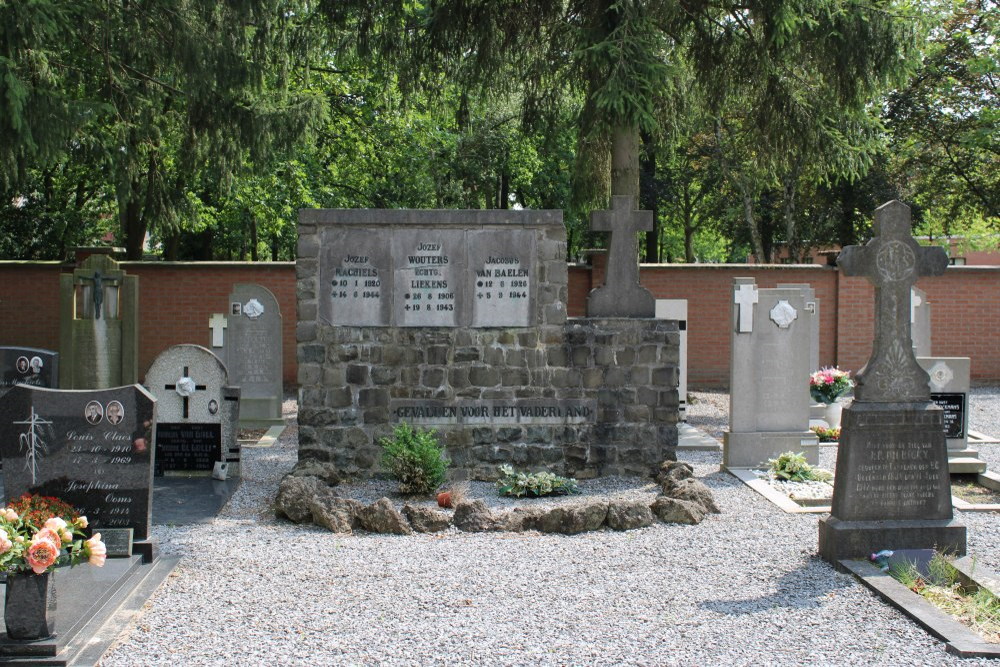 Oorlogsmonument Begraafplaats Kerkhoven Lommel	 #1