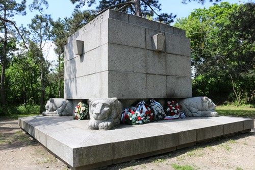 Oorlogsmonument Bratislava #2