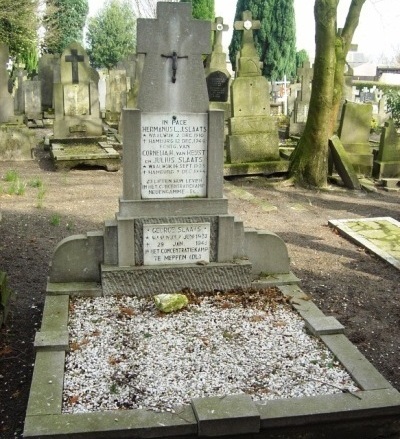 Dutch War Graves  R.C. Cemetery St. Anthonius Waalwijk #1